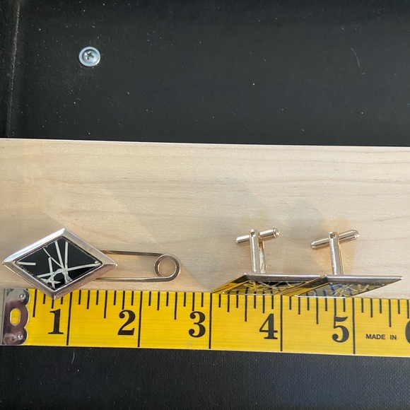 Vintage Cuff Links/Matching Loop Tie Pin/Extra Tie Pin Included - Picture 6 of 8
